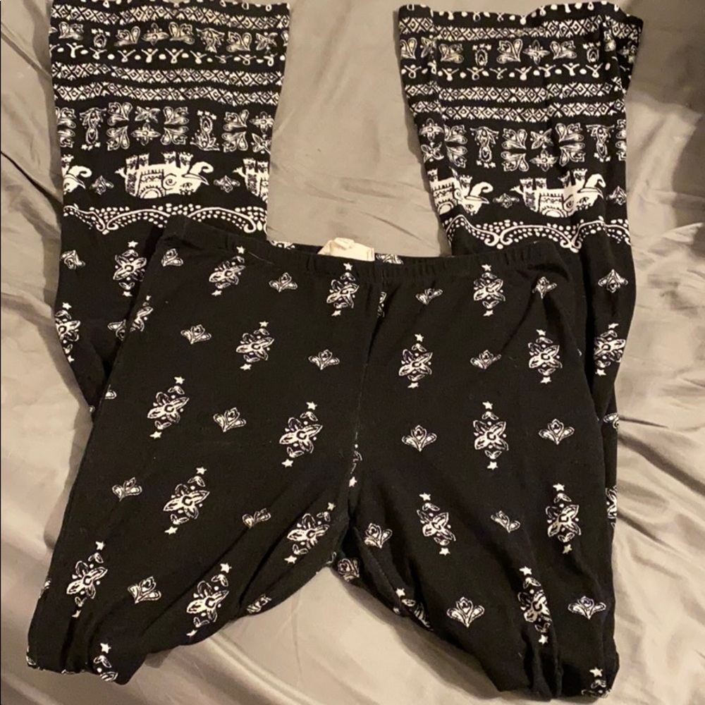 Pattern yoga pants
